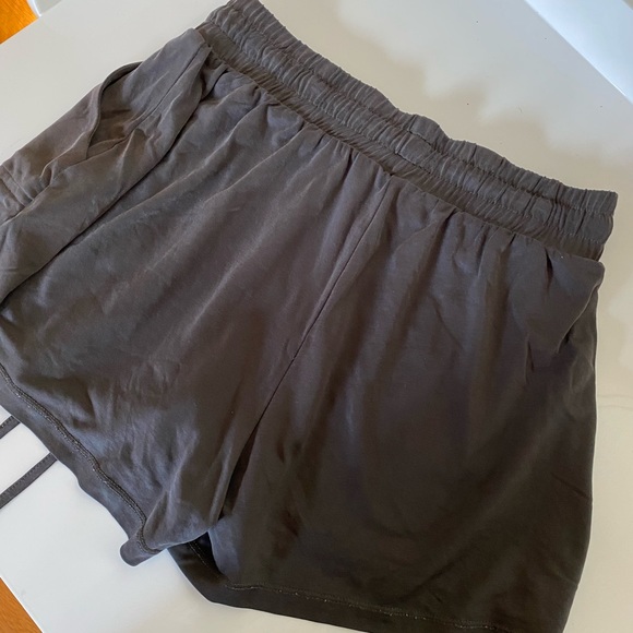 Basement Gray Shorts - Picture 3 of 4